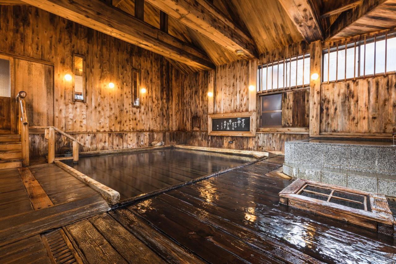 Отель Tsuta Onsen Ryokan Товада Экстерьер фото